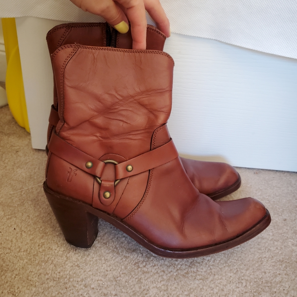 Frye Romy Brown Leather Boots Brown Ring Harness Ankle Riding Western Size 7 B - Picture 12 of 13